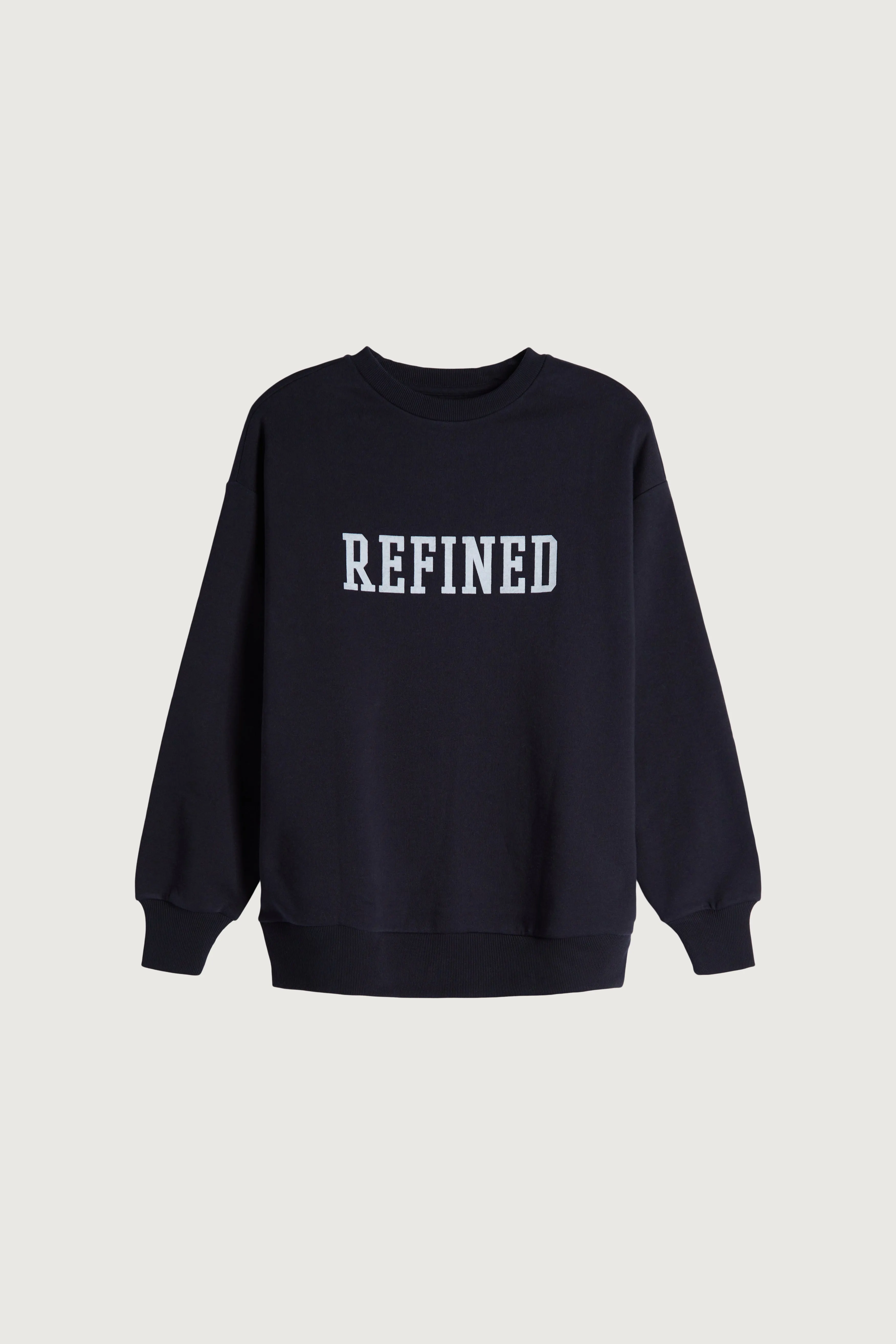 REFINED GRAPHIC LETTERING SWEATSHIRT